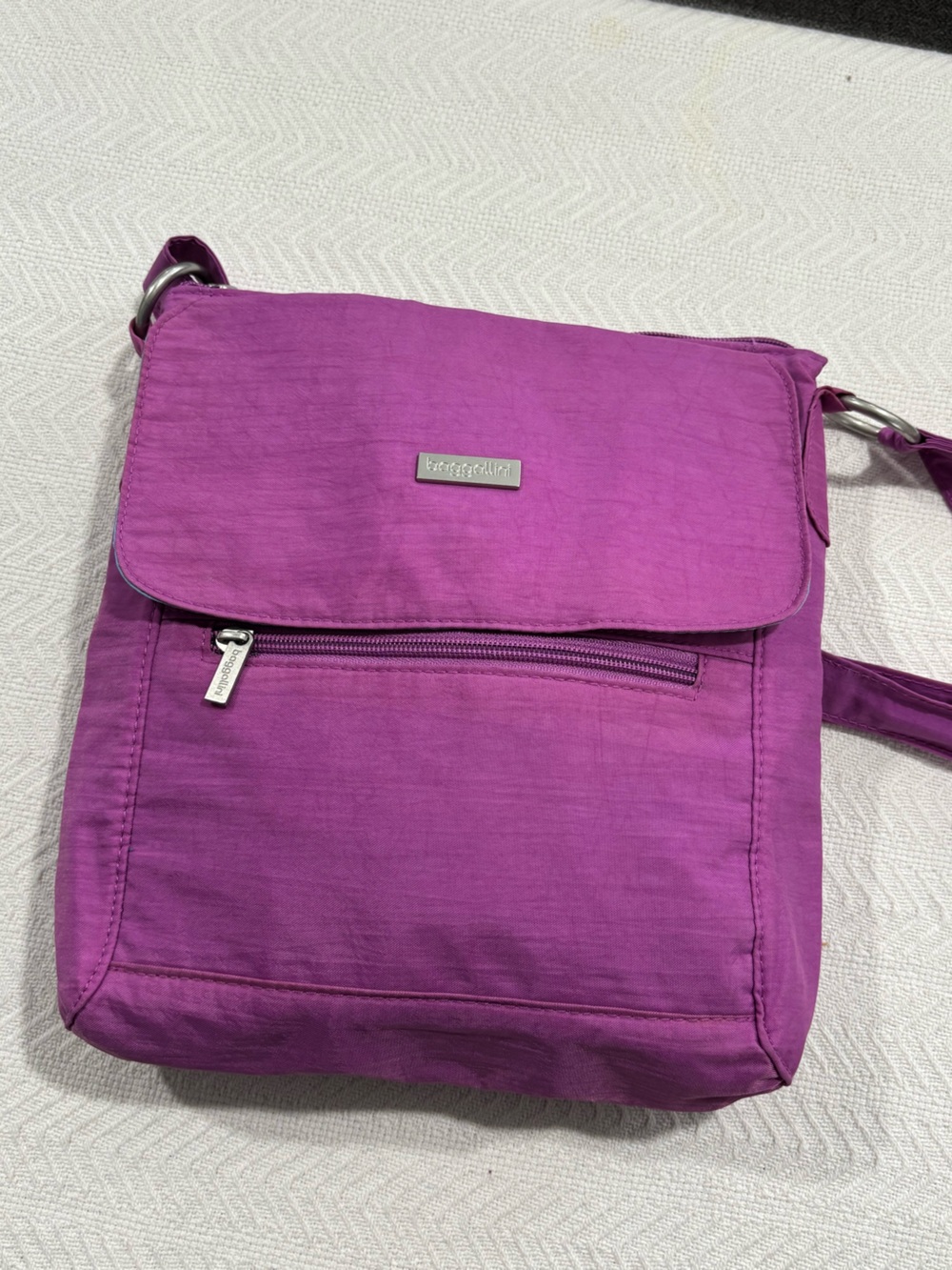 🐞Baggallini Purple Crossbody Bag with Front Zip Pocket - Picture 4 of 10